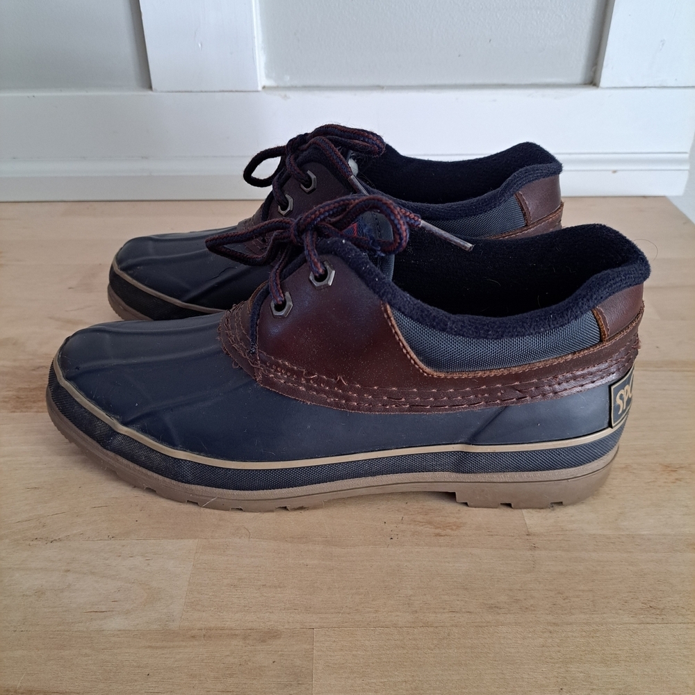 Sporto Duck Shoes Thermolite Waterproof Low Top
Size: 6